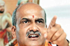 Muthalik booked for “Chop hands of rapists” statement